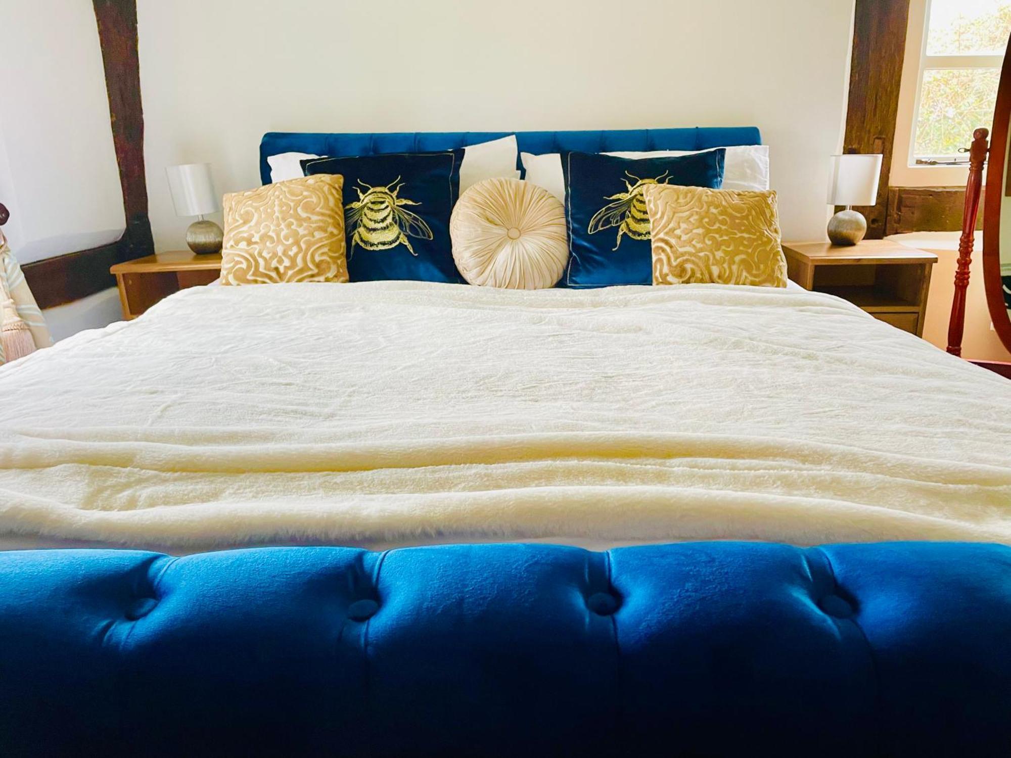 Pool Bed!-2 Bed With Dog Walking Trails And Local Pub On Your Doorstep! Popular Walking Trails Nearby-malvern Hills And The Brockhampton Estate- Peaceful Village On The Border Of Hereford And Ferienhaus Worcester