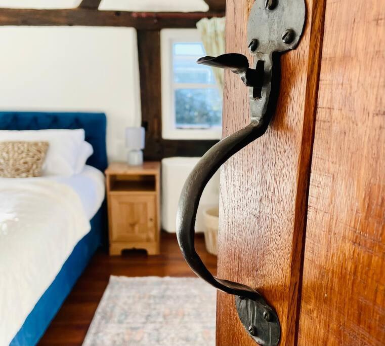 Pool Bed!-2 Bed With Dog Walking Trails And Local Pub On Your Doorstep! Popular Walking Trails Nearby-malvern Hills And The Brockhampton Estate- Peaceful Village On The Border Of Hereford And Ferienhaus *