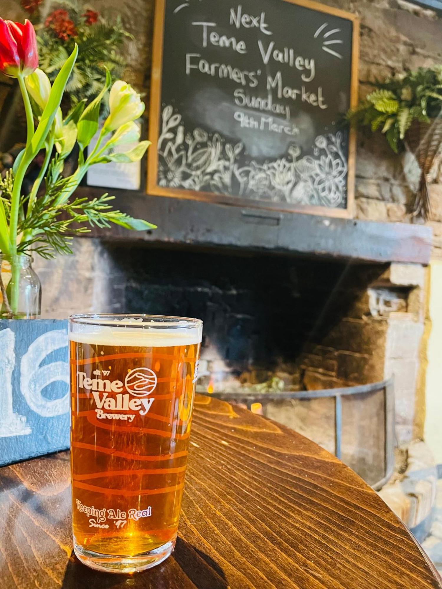 Pool Bed!-2 Bed With Dog Walking Trails And Local Pub On Your Doorstep! Popular Walking Trails Nearby-malvern Hills And The Brockhampton Estate- Peaceful Village On The Border Of Hereford And *